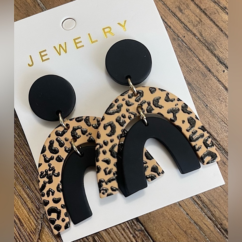 NWT Bohemian Leopard Dangle Earrings
